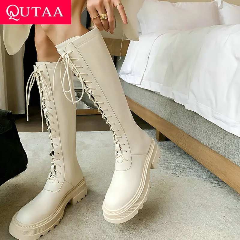 

QUTAA/2022 г. Новые модные женские сапоги до колена из натуральной кожи зимние сапоги на среднем квадратном каблуке Женская обувь большой размер...