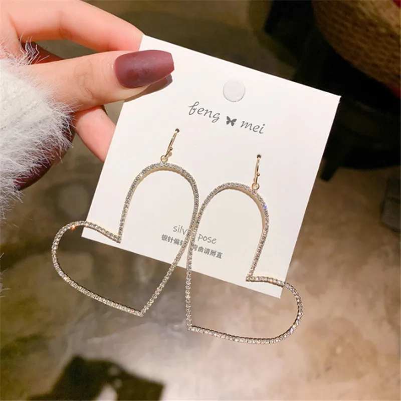 Женские серьги подвески с кристаллами крупным сердцем эффектные Свадебные