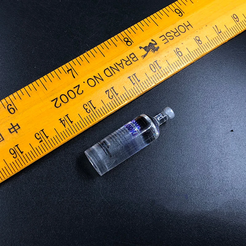 Масштаб 1/6 модели бутылок водки паб обеденный стол аксессуары для сцены 12 дюймов