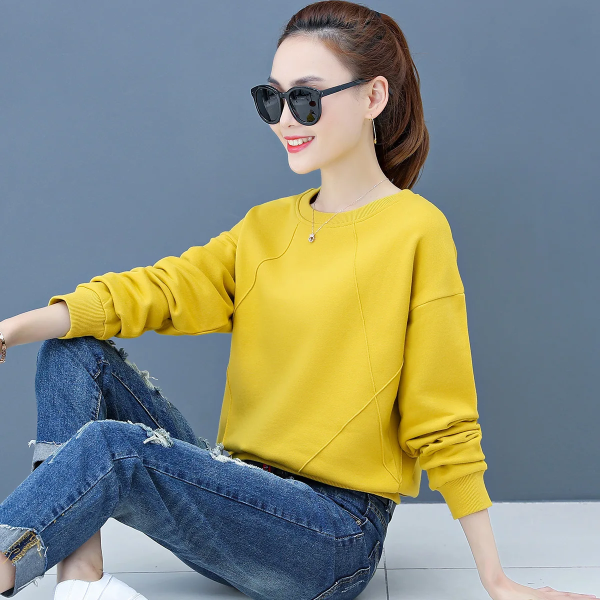 

Sweater women spring and autumn thin 2020 new loose hoodless round neck early autumn without hood jacket White