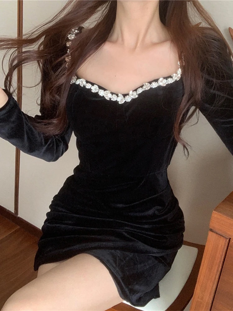 

Light ripe square collar slim temperament small black dress 2021 early spring new women's dress bag hip French dress Hepburn