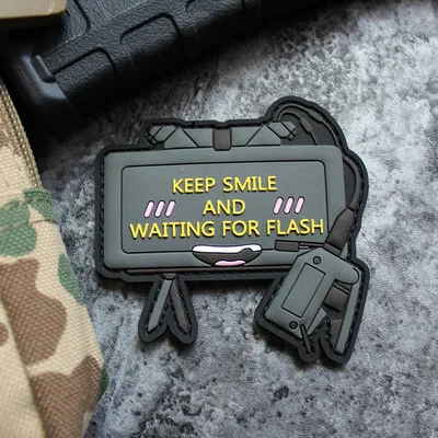 Q Version of the Weapon 3D Patches Keep Smiling Waiting for PVC Armband Patch Stickers Flashing Thunder Lightning Outdoor Badge - купить по