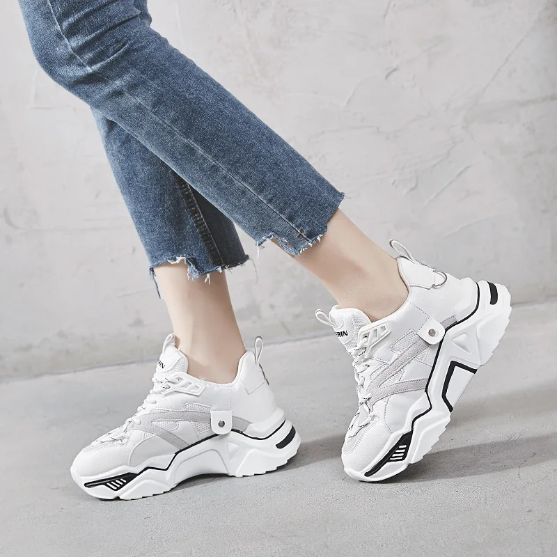 Женские кроссовки на массивной подошве увеличивающие рост с дышащей сеткой