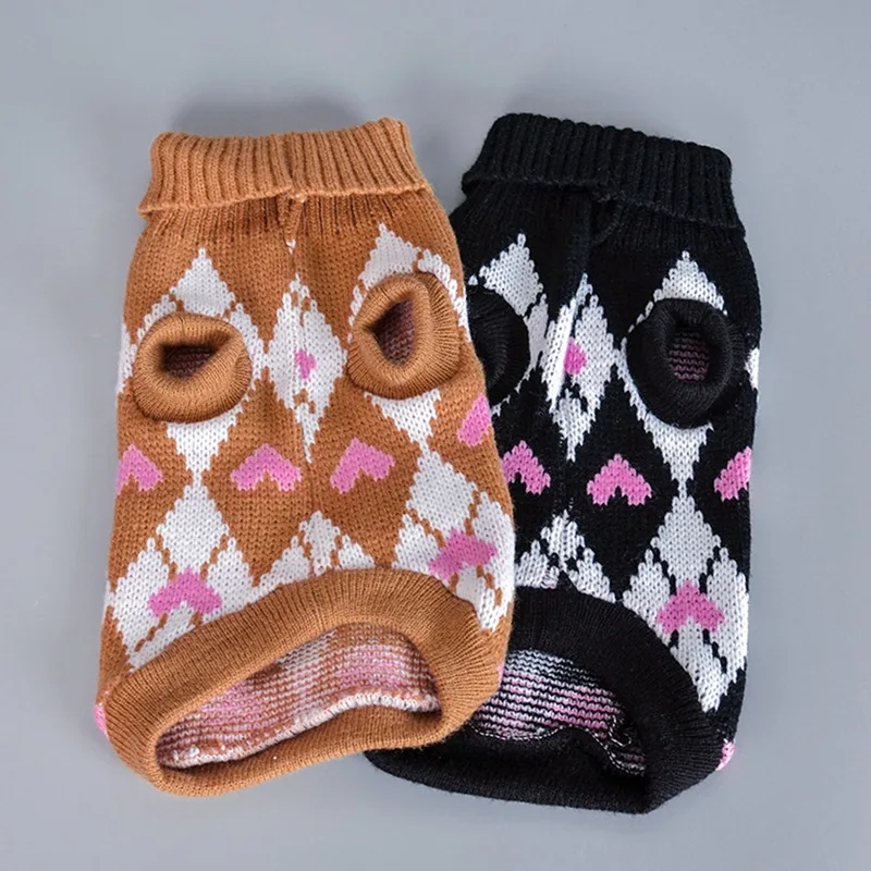 Свитер с сердечками для домашних животных зимний мягкий теплый костюм собаки