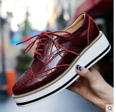 Модные женские лоферы на танкетке весенне-осенние туфли из натуральной кожи