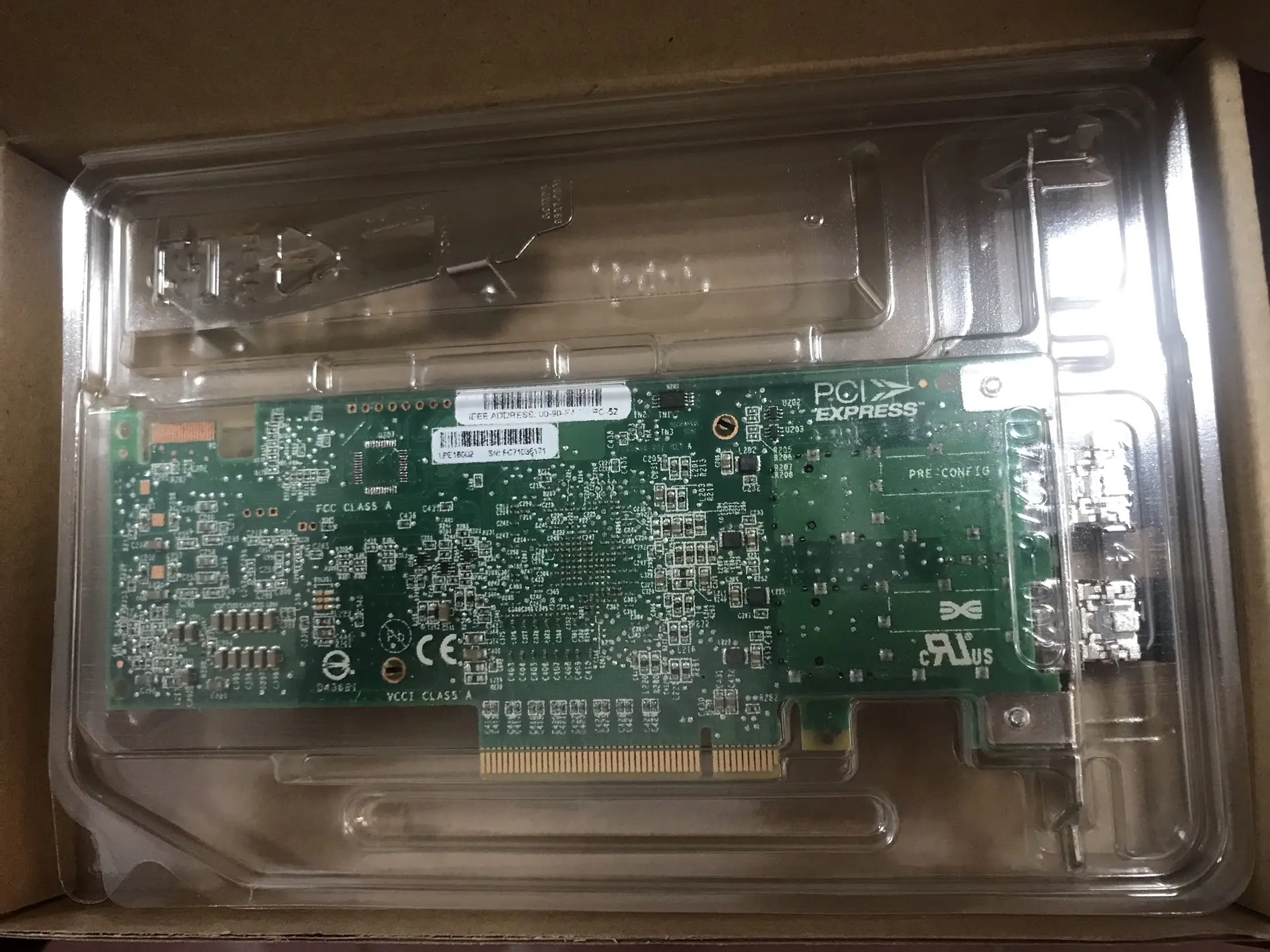 

LPE16002B-M6 16GHBA LPE16000 FC LPE16002HBA Fibre Channel Card