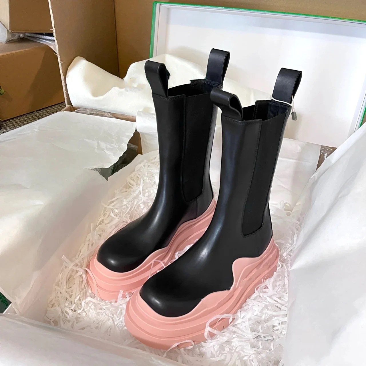 

Martin Boots Women's Mid Spring Chimney Green Chelsea Ankle Shoes