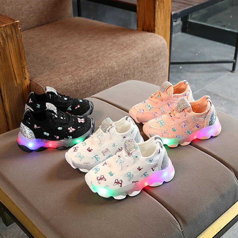 

Beautiful Diamond Baby First Walkers With Lighting Slip on Breathable Cute Princess Girls Shoes Elegant Infant Tennis Toddlers