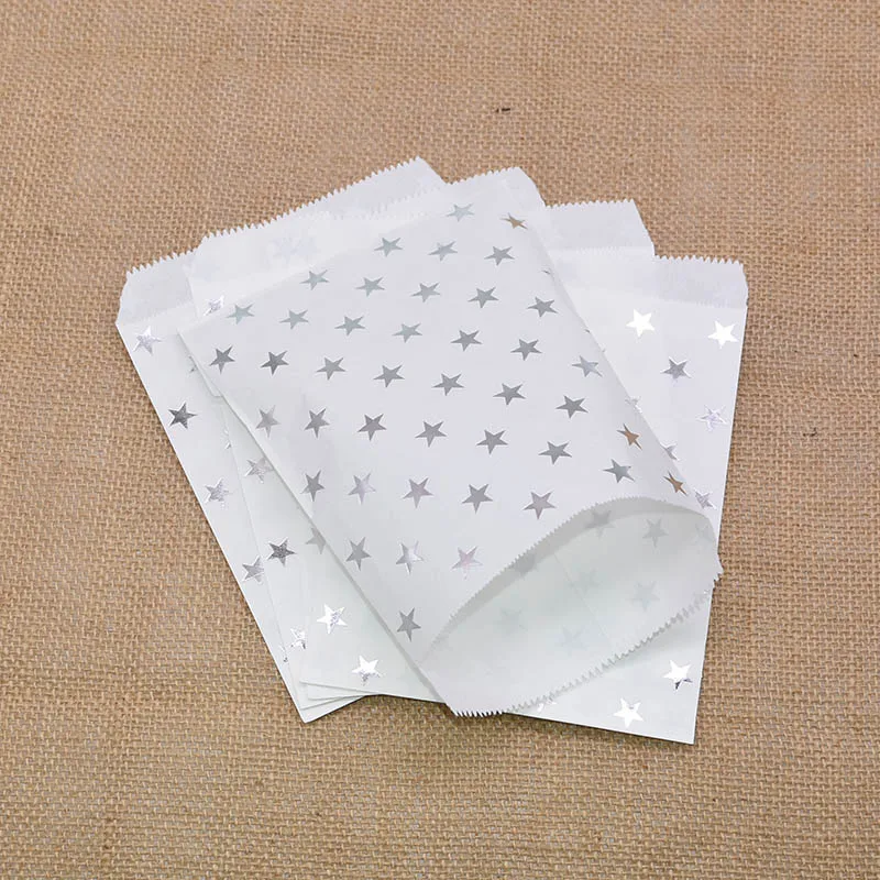25pcs silver star 25pcs Kraft Paper Bags Treat Candy Bag Chevron Polka Dot Bags for Wedding Birthday Xmas New Year Party Favors Supplies Gift Bags - Цвет: 25pcs silver star