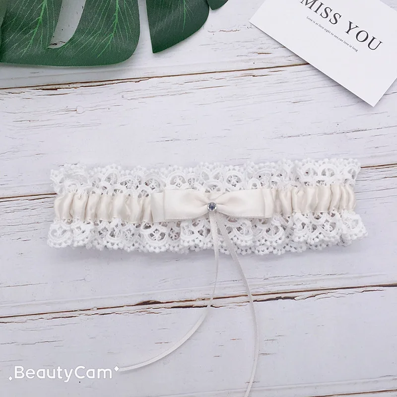 

2021 Fashion Beautiful Wedding Garter Bridal Shower Bride Keepsake Ivory Lace Floral Rhinestone Bow Women Ladies Garter