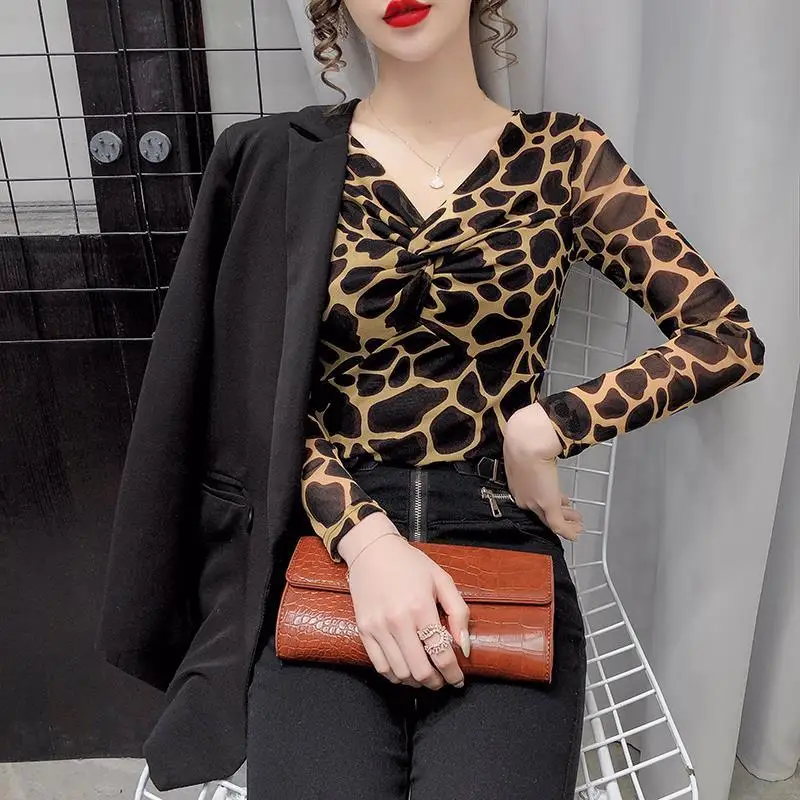 

2021 spring new retro screen printed long sleeve bottomed top Sexy Leopard Print thin Chiffon Top Female