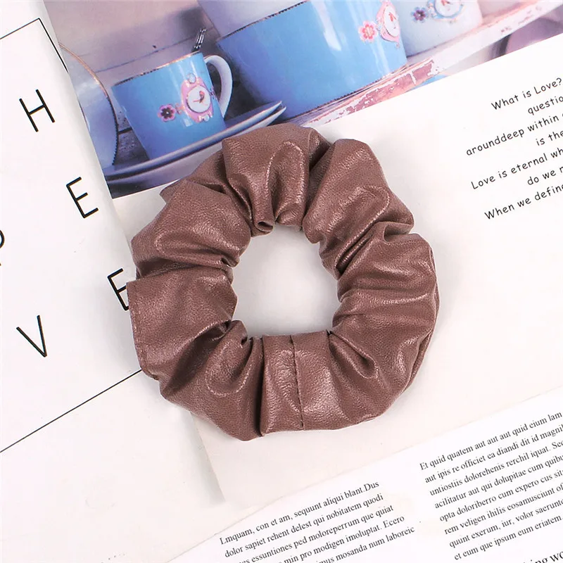 dark pink Для женщин Винтаж кожаные волосы PU Scrunchies большой Однотонные резинки; Стрейчевые удобные эластичные резинки для волос основные резинка для волос - Цвет: dark pink