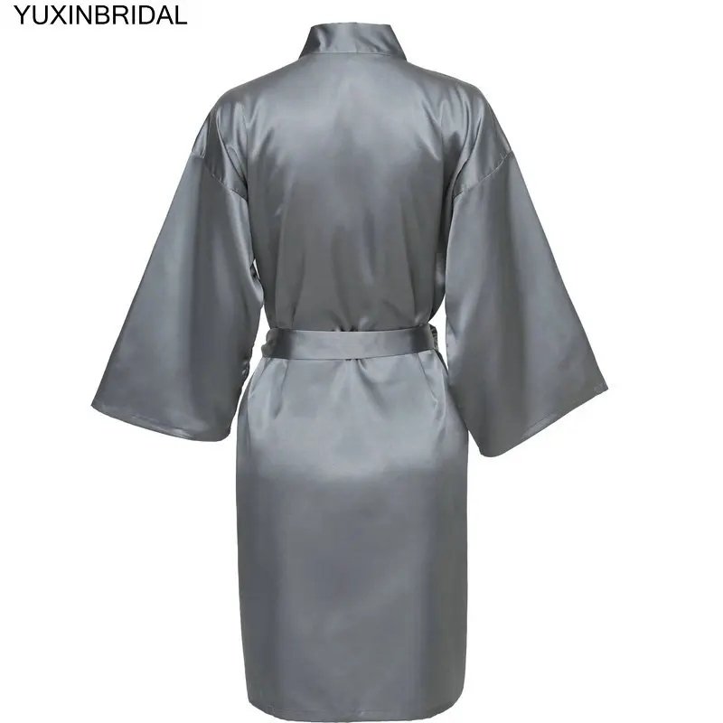 Grey YUXNBRIDAL Атласный халат для невесты, Свадебный банный халат, одежда для невесты, Свадебный Однотонный женский халат до колена - Цвет: Grey
