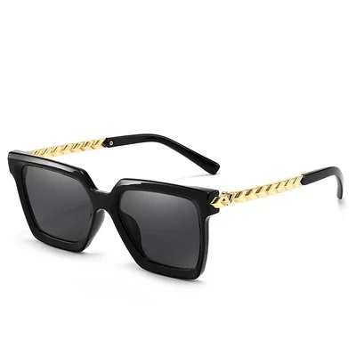 

Square Metal Sunglasses For Men And Women Fashion Sunglasses Personality Street Shooting Glasses 2021 New Exquisite Style
