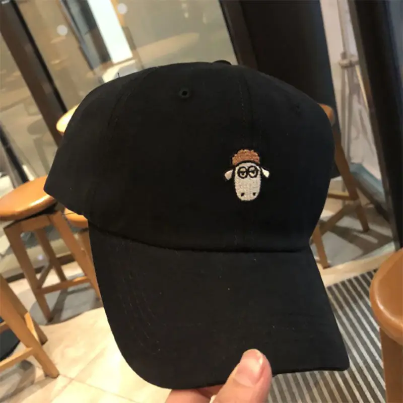 Бейсболка с вышивкой в виде овцы для девушек Корейская версия модная брендовая
