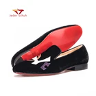 Мужская обувь ручной работы; Черные бархатные туфли с надписью Love; Модные вечерние и свадебные мужские лоферы; Мужская обувь на плоской подошве размера плюс