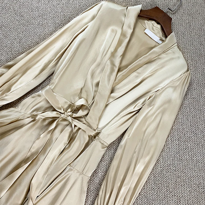 Красивые! Короткое кремовое платье с v-образным вырезом и оборками |