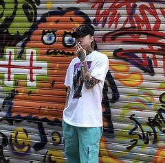 

Japanese face-covered short-sleeved T-shirt with delicate and soft touch and breathable texture