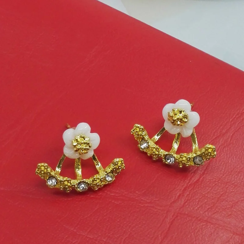 Специальные маленькие серьги-гвоздики с цветами золотые Лидер продаж женские