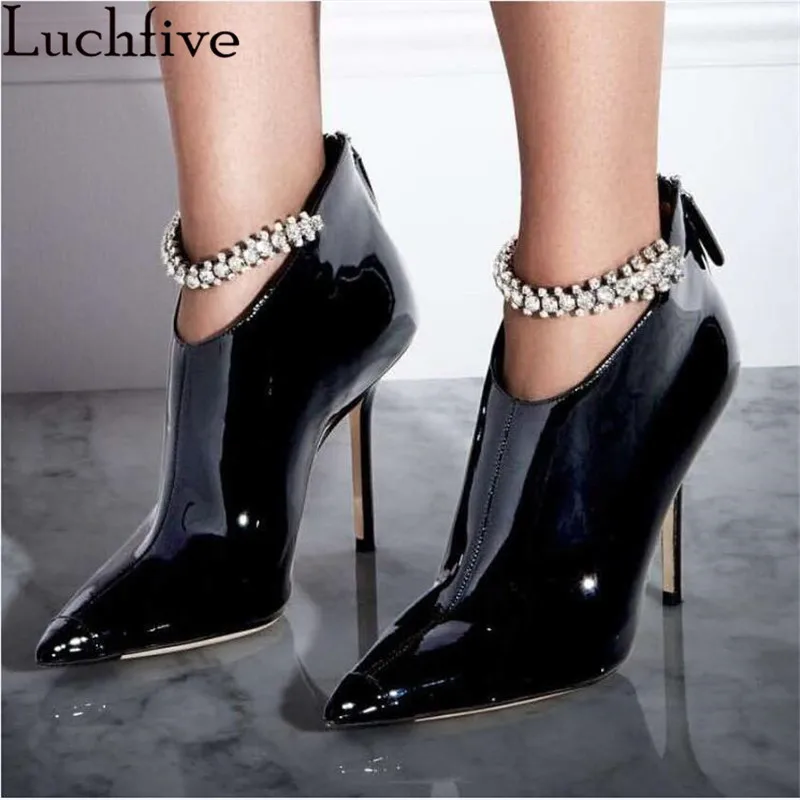 Новые кристаллические цепи ботильоны для женщин пикантная женская обувь на тонком высоком каблуке женские ботинки на молнии с острым носком черного и синего цвета