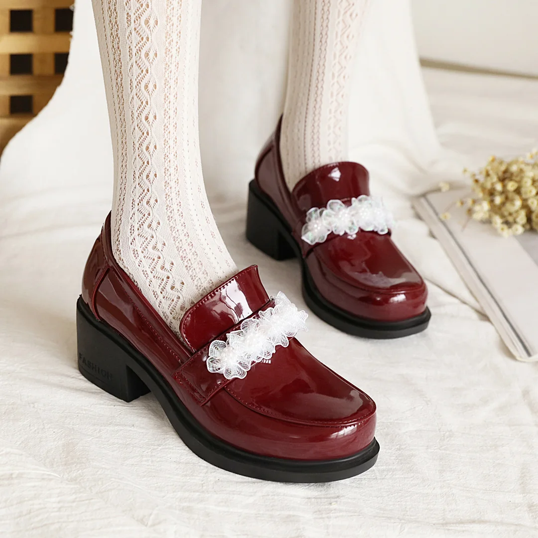 Туфли лодочки женские из лакированной кожи на квадратном каблуке с кружевной