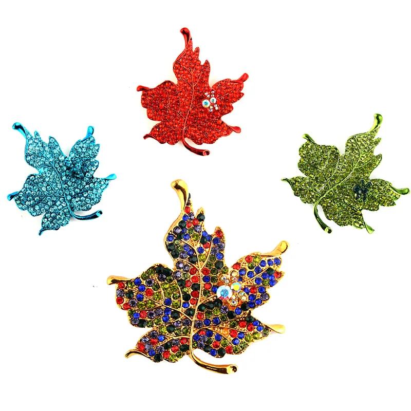 Винтажные изысканного с цельными круглыми кристаллами брошь в виде кленового