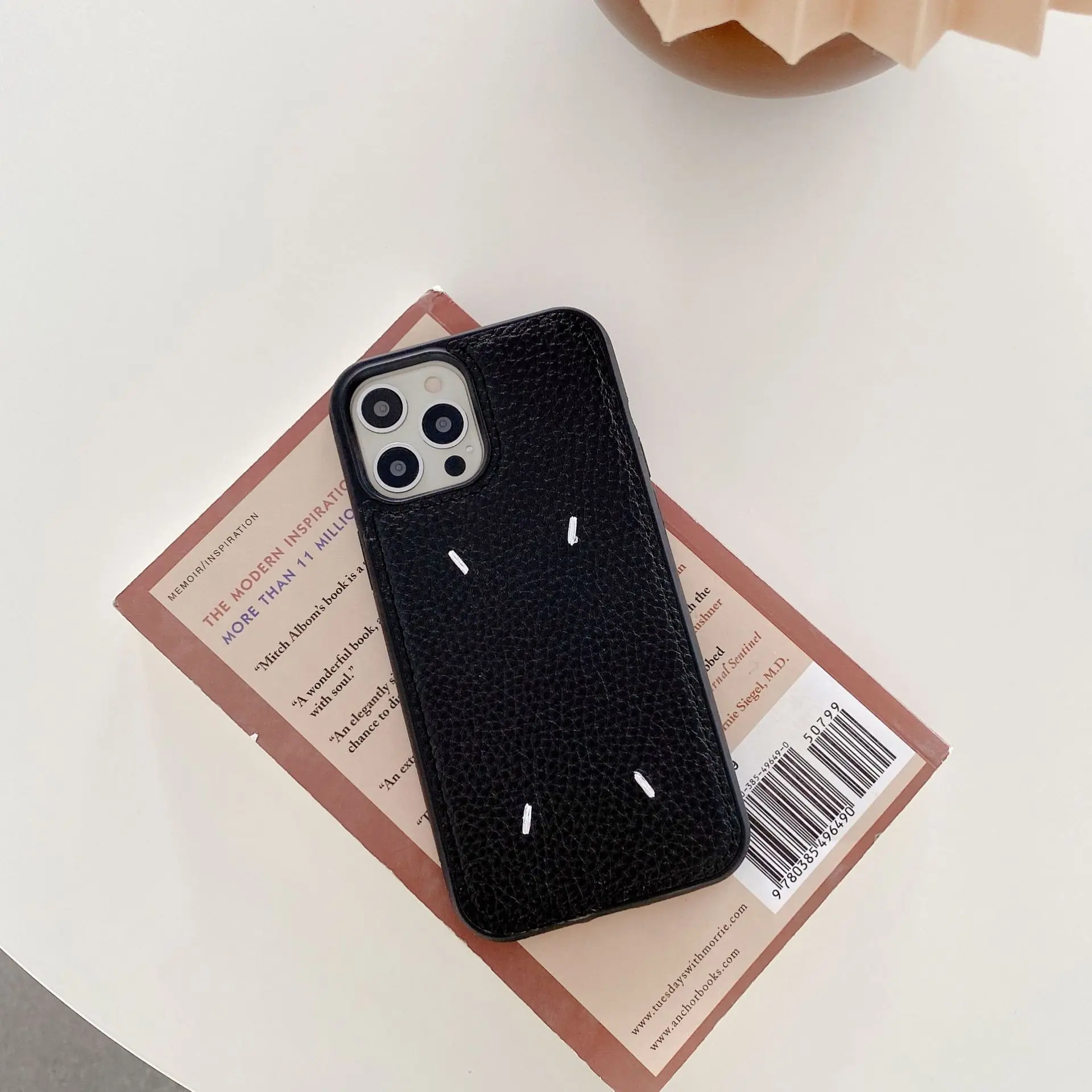 

New Luxury Corium Phone Cases For Iphone 11 Pro Max 12 Mini XR XS 8 X 7 Plus Shockproof Soft Silicone Leather Protective Cover