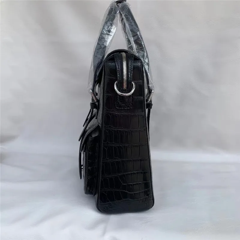 Рисунок 4 - Мужская сумка из натуральной крокодиловой кожи