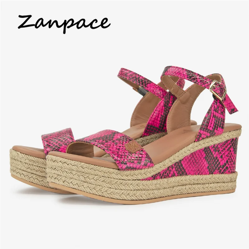 Женские сандалии с открытым носком на платформе перекрестной шнуровкой