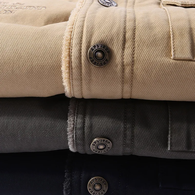 Мужская зимняя куртка в стиле милитари утепленная Вельветовая цвета хаки с