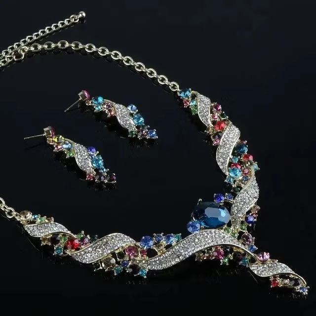 

Комплект из ожерелья и сережек в европейском и американском стиле, ожерелье с цветными кристаллами, цветные модные аксессуары