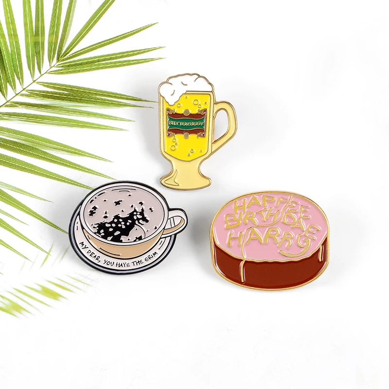 Жизнь еды пиво напитки торт празднования кофе эмаль pin мультфильм пищевой пальто