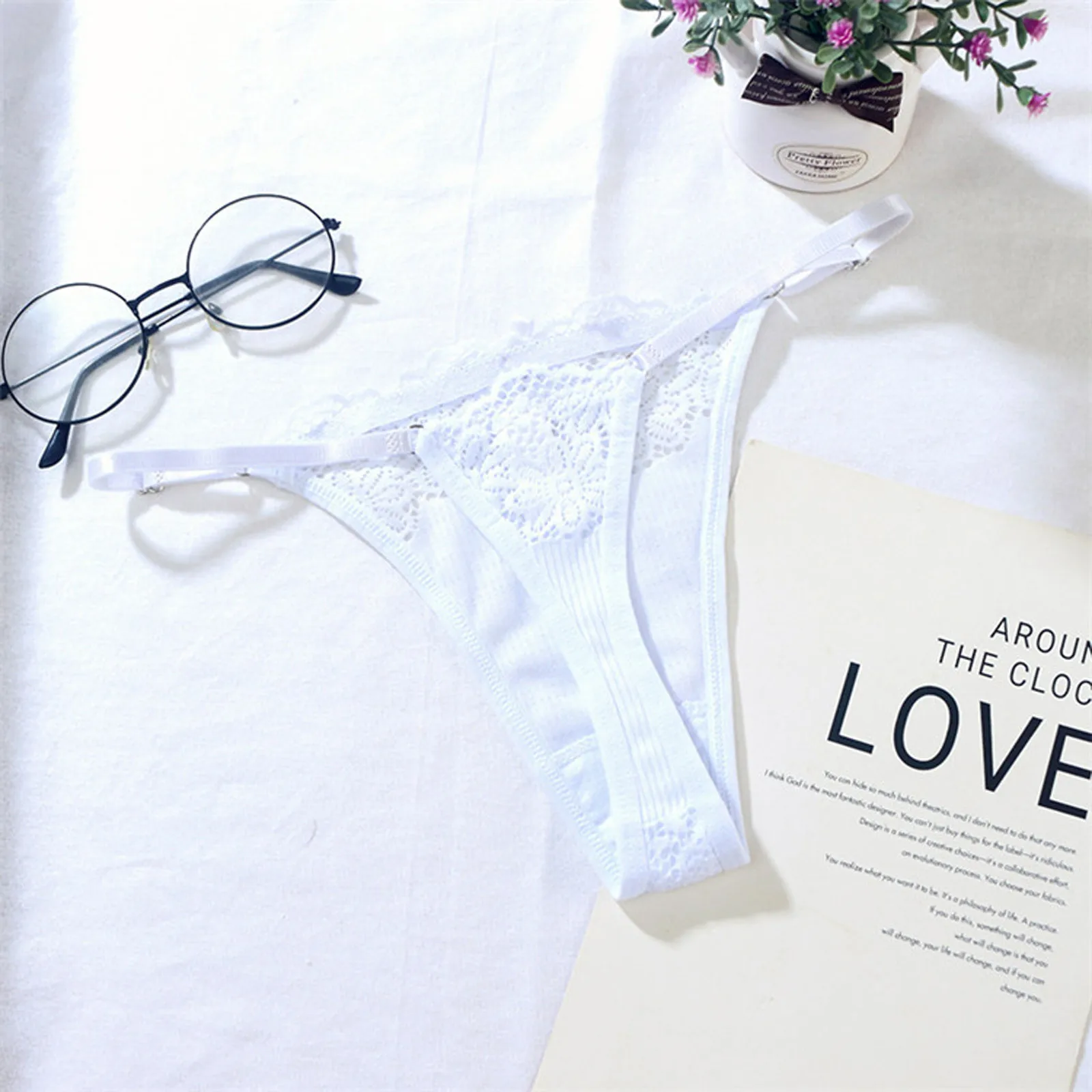 

Sexy Briefs Women Underwear Lace Embroidery Perspective Panties Female Casual Solid Sensuality T-back Underpant