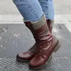 Женские ботинки из ПУ кожи, с заклепками, на шнуровке, до середины икры
