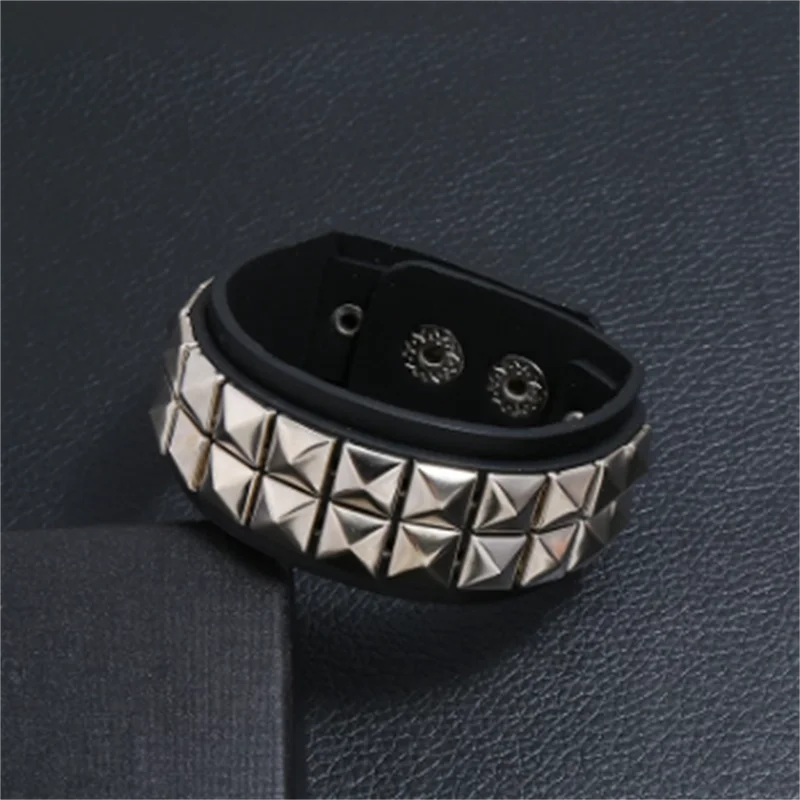 Мужской Черный Кожаный Браслет-манжета в стиле панк с металлическими заклепками