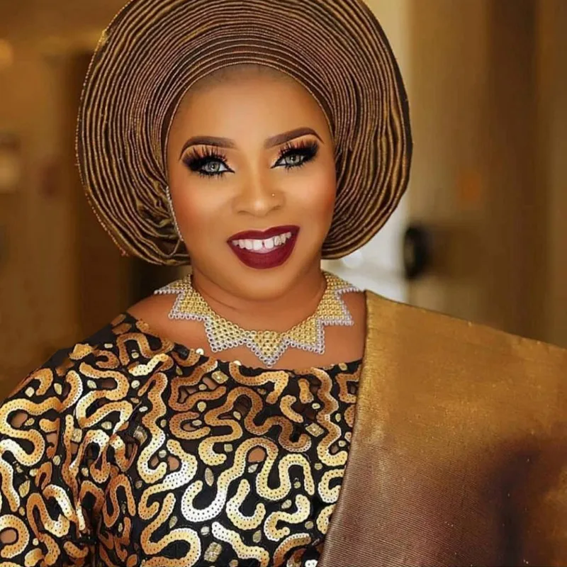 

Новейшая модель; Нигерийское вышитая ткань шнурка 2020 высокое качество Африканское французское Тюлевое кружево ткань для вечерние платье