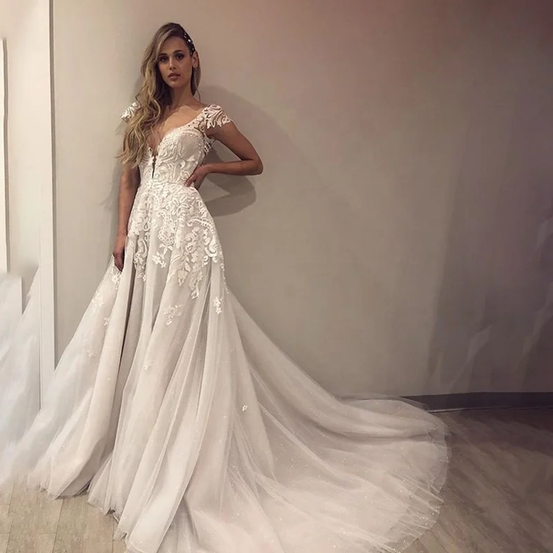 FATAPAESE белого цвета и слоновой кости фатиновое платье с низким вырезом на спине