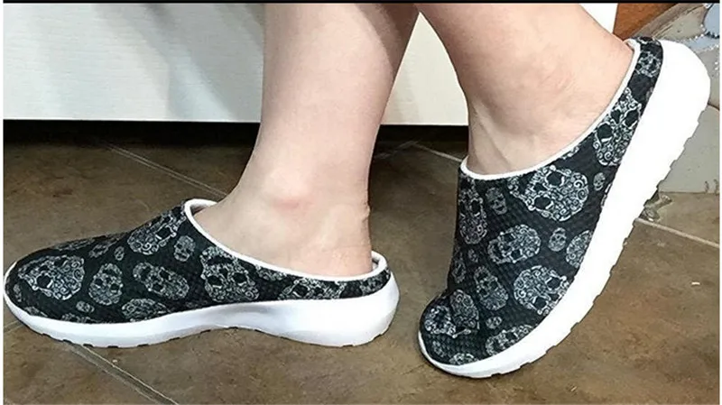 ELVISWORDS Cartoon Nurse Print Slippers women Cute Medical Doctor Air Mesh Sandals Summer Casual Beach Flat shoes Zapatos Mujer