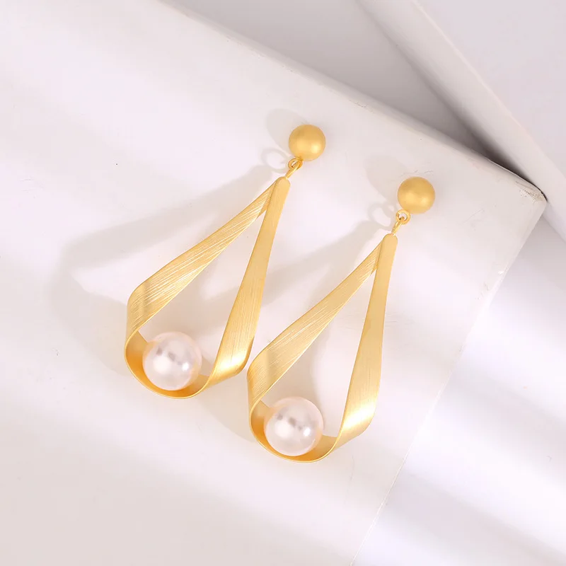 

European And American Large Earrings Fashion Eardrop Personality Temperament Imitation Pearl Design Long S925 Needle Earrings