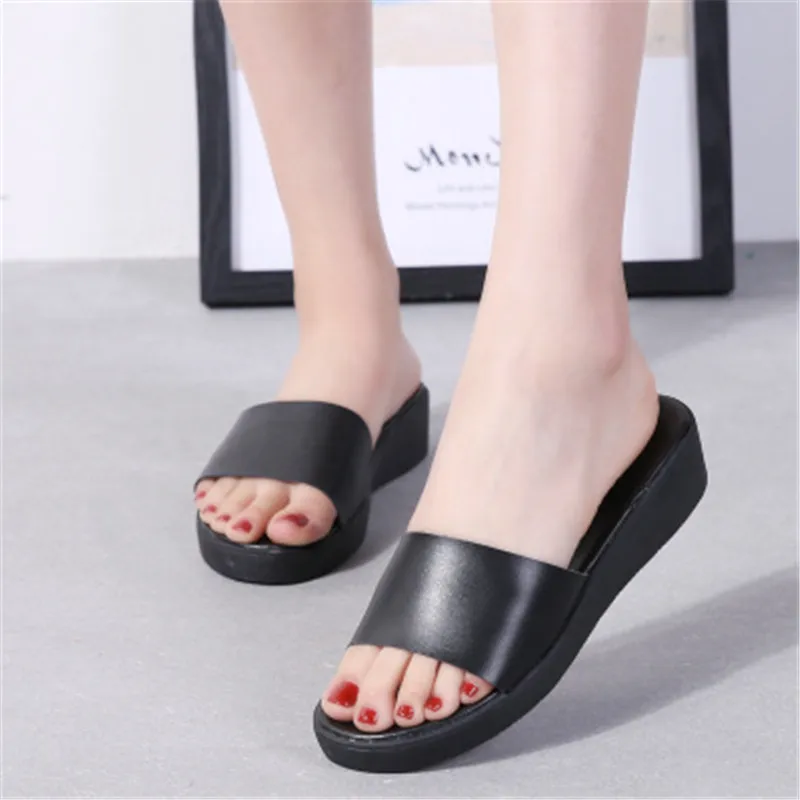 Шлепанцы женские на платформе кожаные сандалии и тапки пляжные тапочки уличные