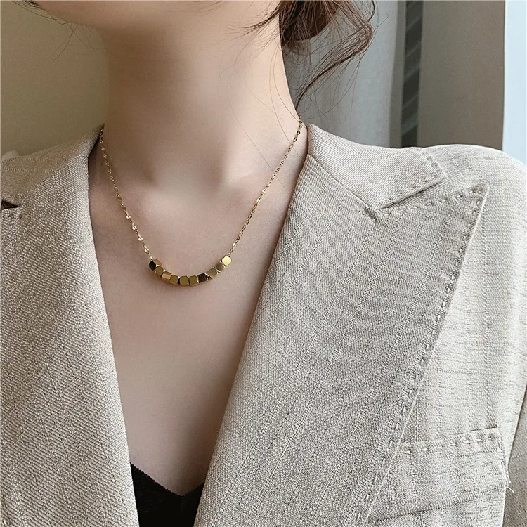 

Korean Version of The Minimalist Versatile Square Necklace Feminine Geometric Clavicle Chain Gold-plated Personality Necklace