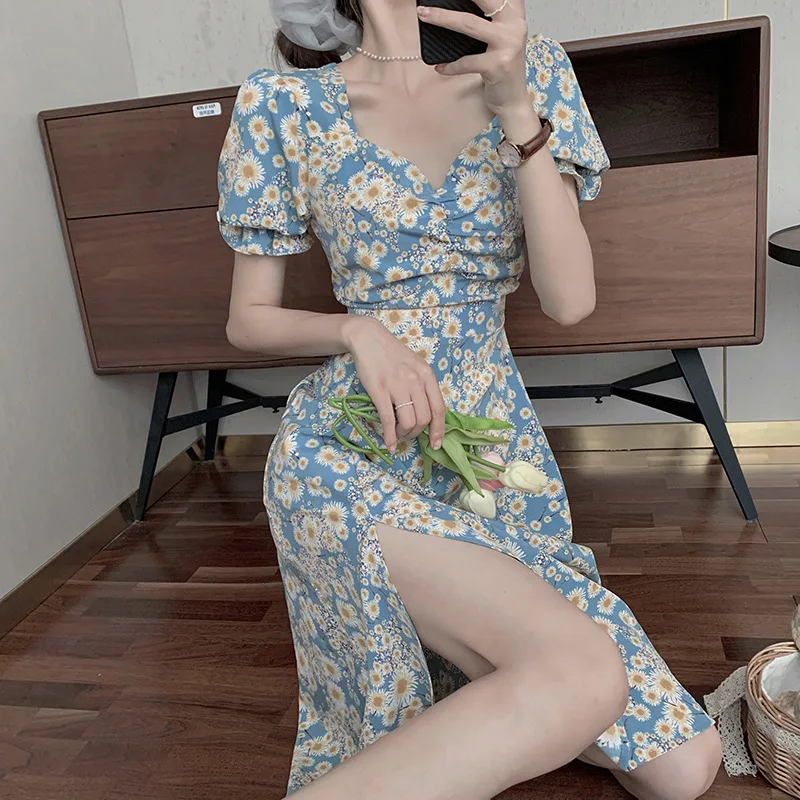 

2021 spring and summer new V-neck women's skirts, French retro retro flared short-sleeved dress, hy and elegant floral high-wais