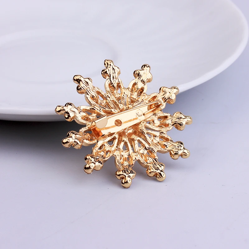 Модная брошь с блестками и роскошным золотым покрытием - украшение для офиса и трендовые аксессуары для женщин, подходящие для шарфов и в качестве подарка новинка.