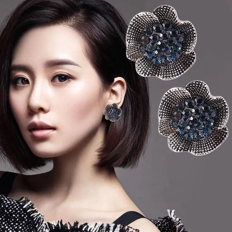 

Vintage Ethnic Sunflower Stud Earrings for Women Punk Gothic Party Boho Lovely Daisy Earring Studs Indian Jewelry Gift Z4D343