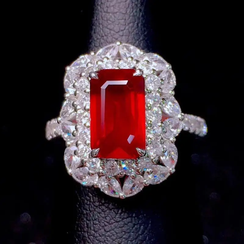 

Hot Sale Princess Diamond Rings Square Pigeon-Blood Ruby Rings Luxury Diamond-Encrusted Jewels Trendy Cocktail Party Accessoires