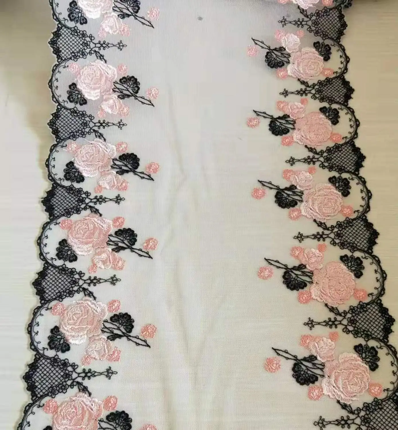 Великолепная кружевная отделка из тюля розовые розы черные цветы Вышитое