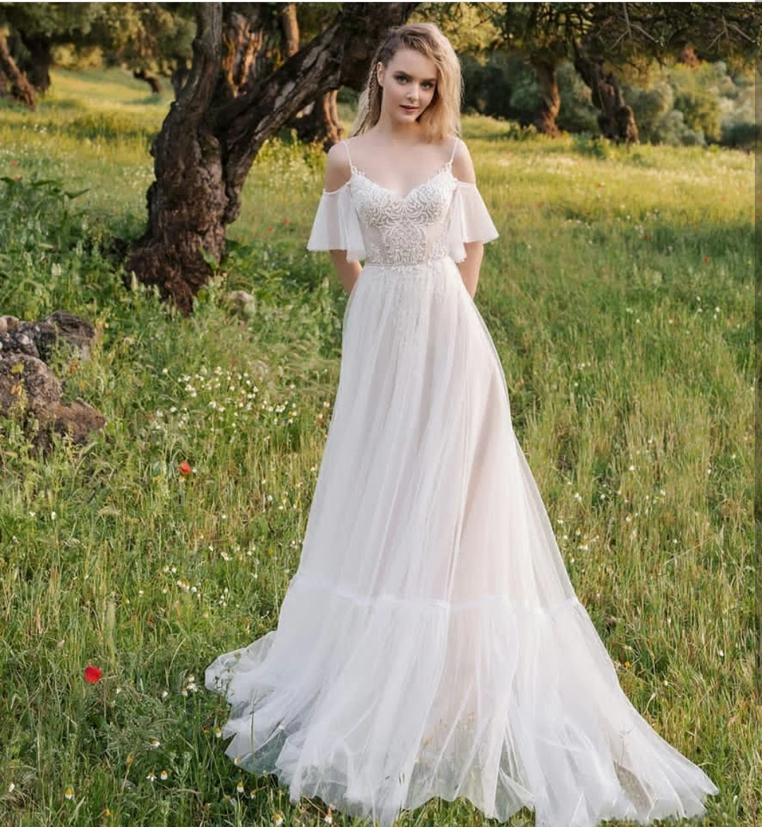 

Bohemian A-Line Wedding Dress 2021 Spaghetti Straps Off Shoulder Lace Appliques Beads Sweep Train Bride Gown Vestidos De Noiva
