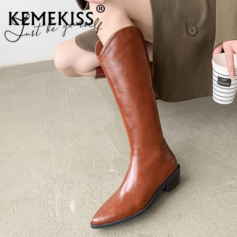 

Женские сапоги из натуральной кожи на низком каблуке, размеры 34-39