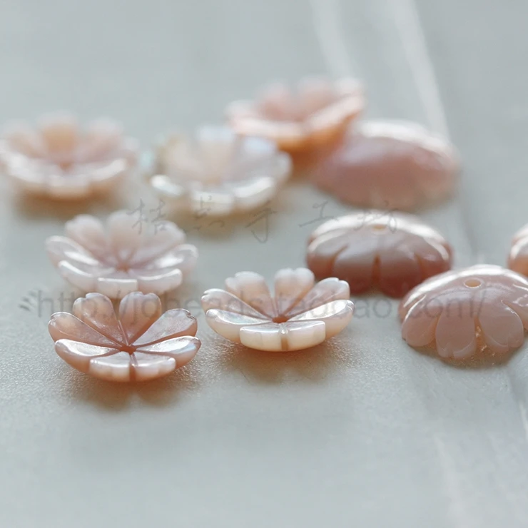 

Natural Shell Beads flower Cap Leaf Charms (S4)