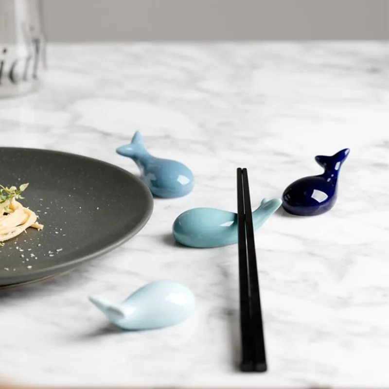 

Whale Ceramic Chopsticks Holder Miniatures Spoon Fork Holder Home Hotel Ceramics Cute Kitchen Tableware 1PC